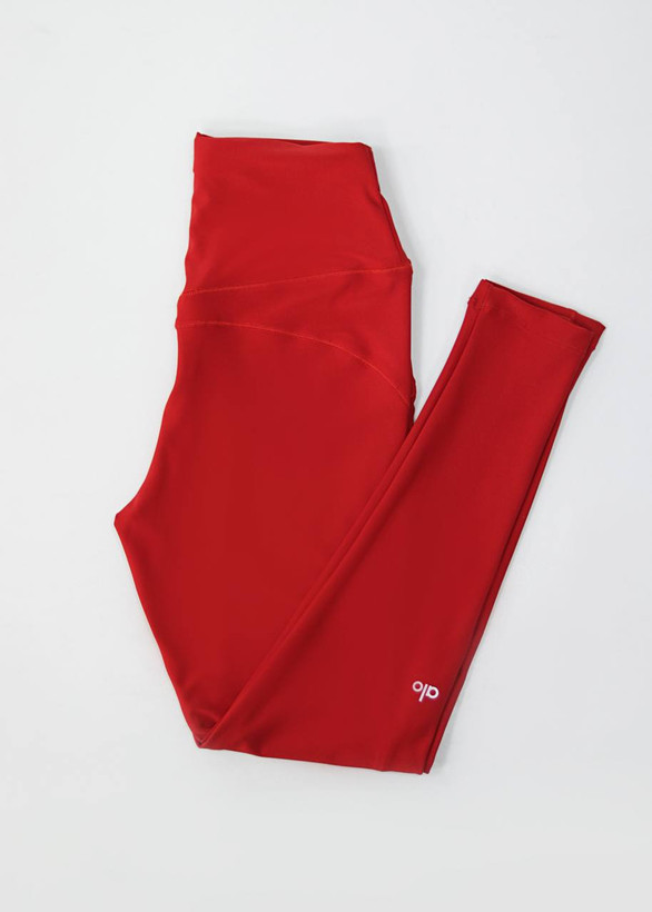 لگ ورزشی زنانه قرمز مناسب بدنسازی